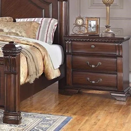 Traditional 3 Drawer Nightstand